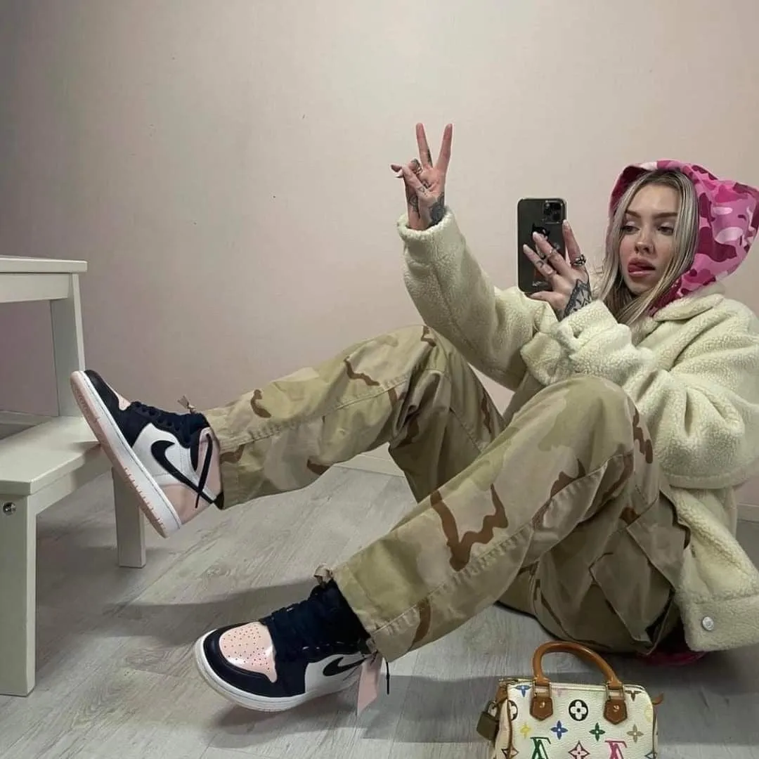 Air Jordan 1 Retro High Wmns OG SE 'Bubble Gum'